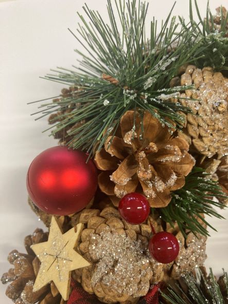 Couronne de Noël décorée
Diamètre 33cm