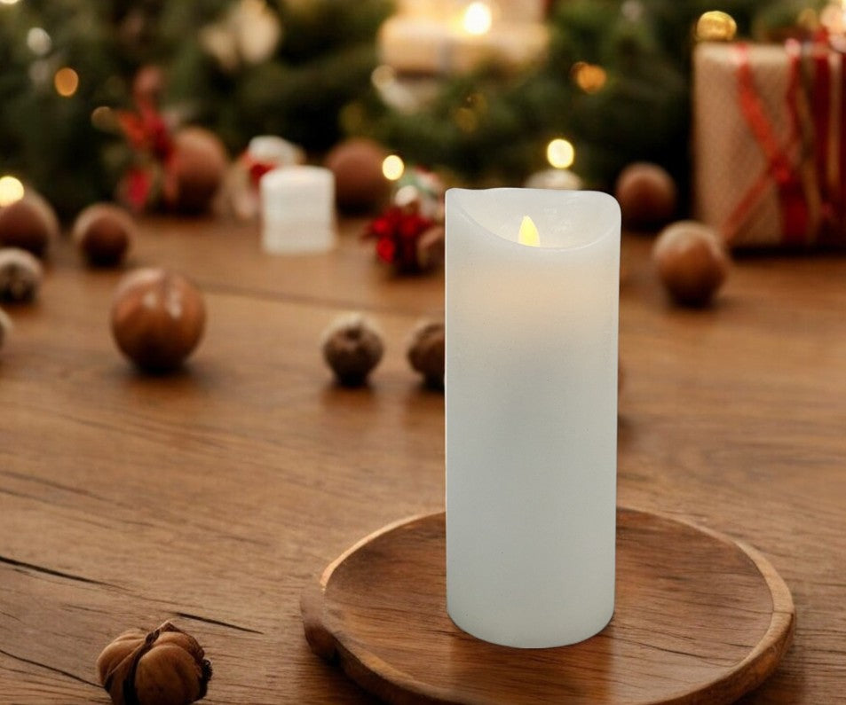 Bougie en cire LED blanche rustique avec flamme mobile
P:9cm - H:23cm