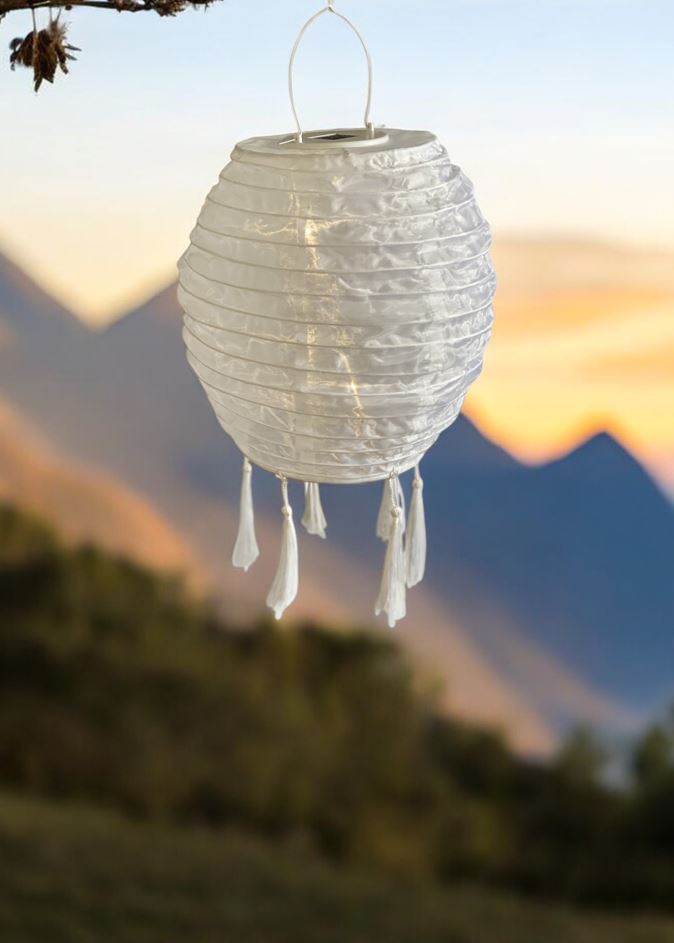 LED Solar Outdoor Lampion
Weiss Oval
H:30cm D:25cm
5 LED - Warm weisses Licht