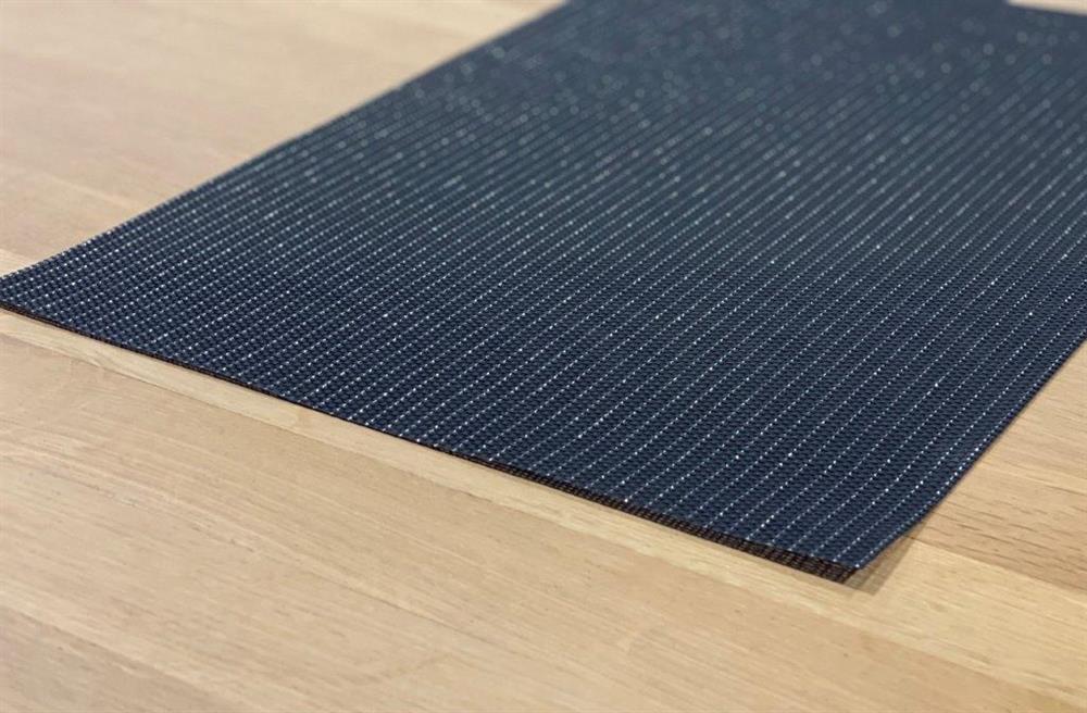 Tischset Diamond
schwarz silber 45x30cm
beidseitig verwendbar