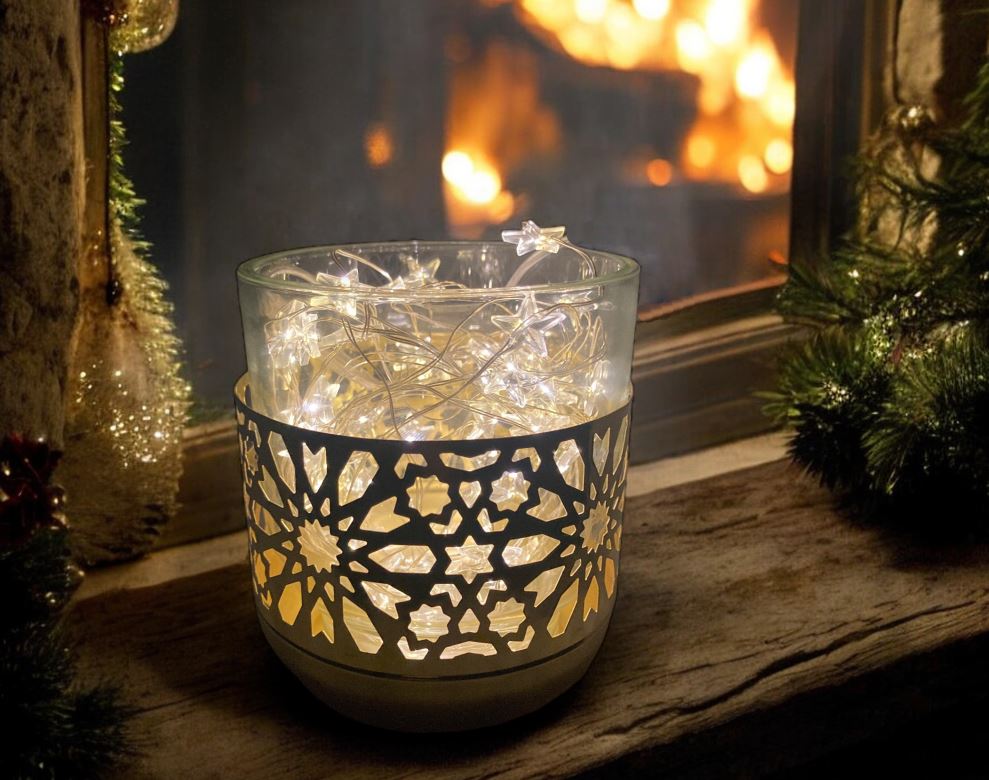 Windlicht aus Glas 
mit goldiger Metallverzierung 
D9cm H10cm