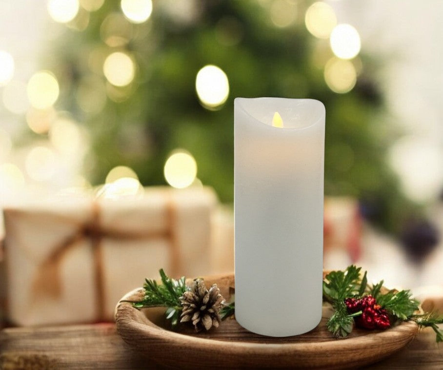 Bougie en cire LED blanche rustique avec flamme mobile
P:9cm - H:23cm