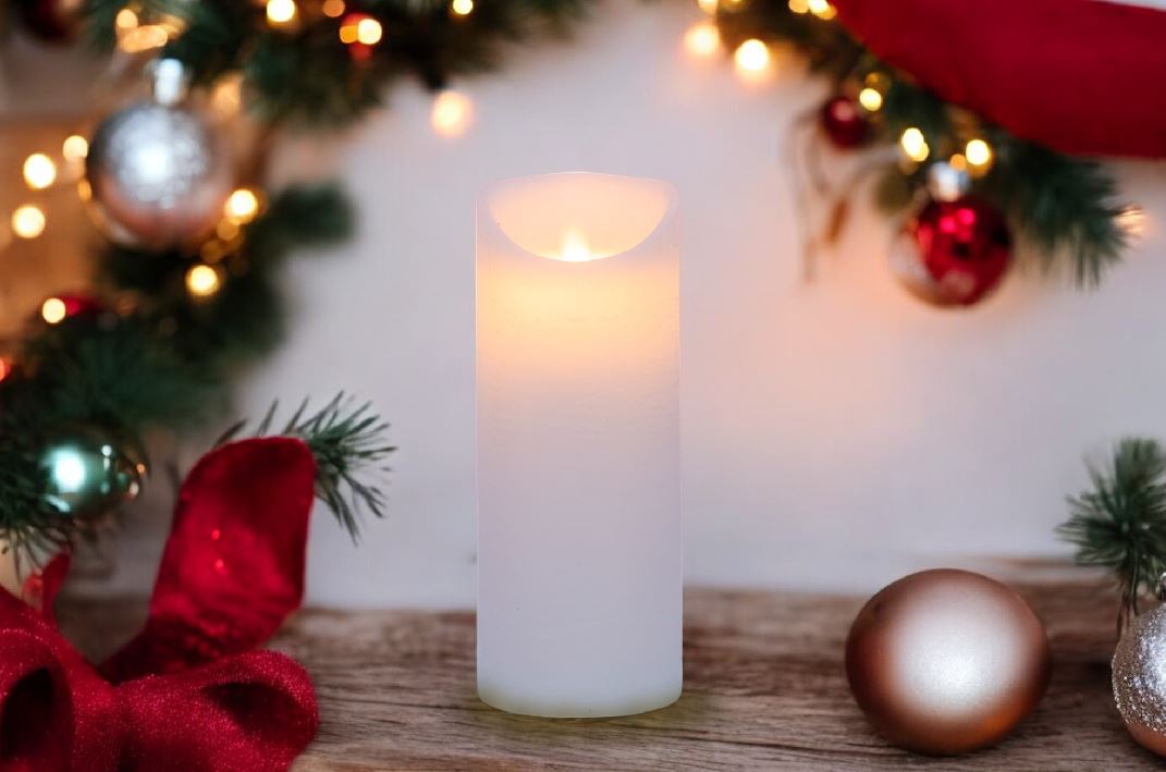 Bougie en cire LED blanche rustique avec flamme mobile