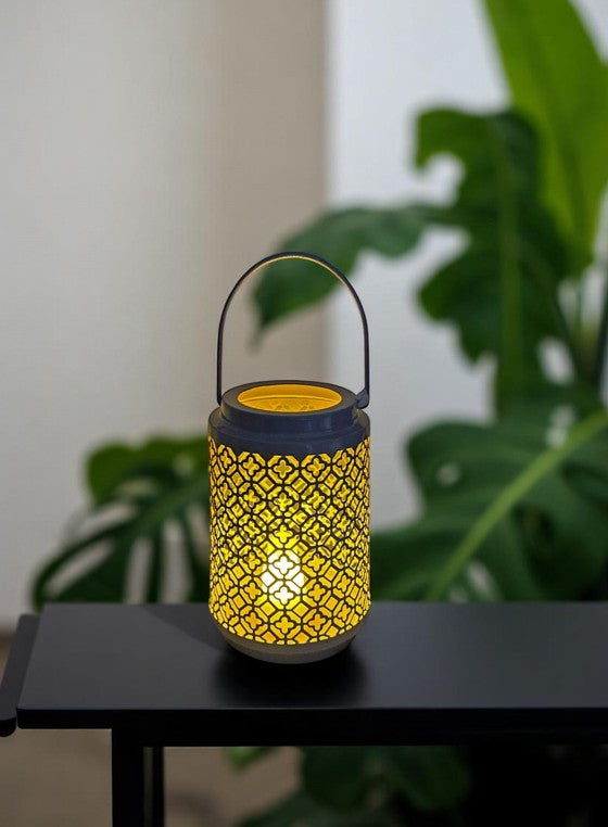 Laterne Kerzenhalter
aus Metall H16.5cm
mit orientalischem 
Stanzmuster