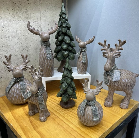 Deko Rentier aus Polyresin mit Schal braun