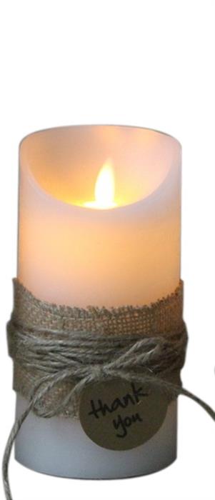 Candela di cera a LED bianca rustica
"Grazie"
con fiamma in movimento
P:7,5 cm-H:15 cm