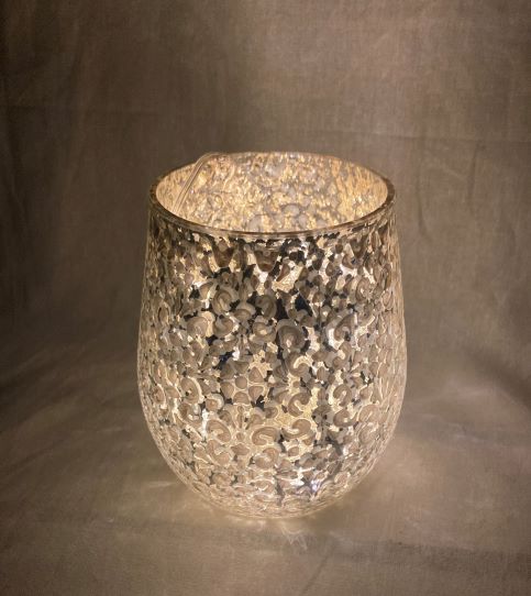 Windlicht aus Glas
silber -weiss
mit Blütenmuster H12.5cm
