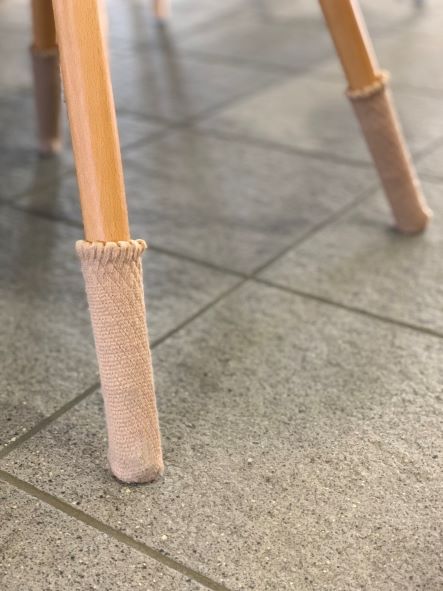 Stuhlsocken Uni beige für Möbel
Tisch / Stuhl / Boden Schoner
4er Set 3x11cm