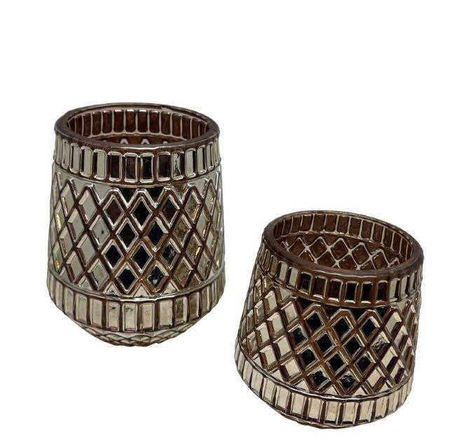 Windlicht aus Glas
Orientalisches Design
Farbe: Kupfer
D:13cm H:15cm