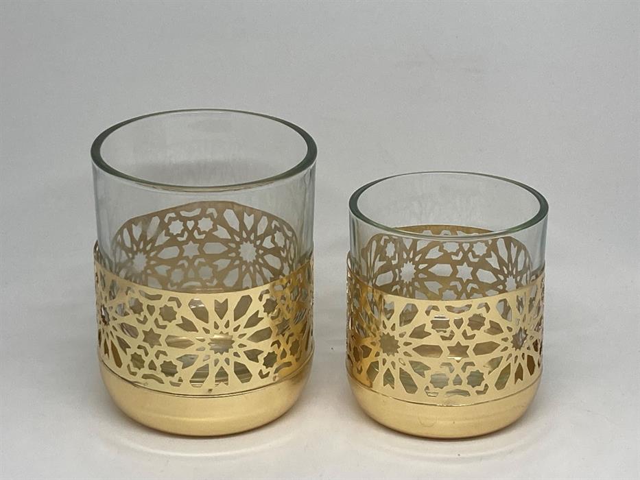 Windlicht aus Glas
mit goldiger Metallverzierung
D10cm H12.5cm