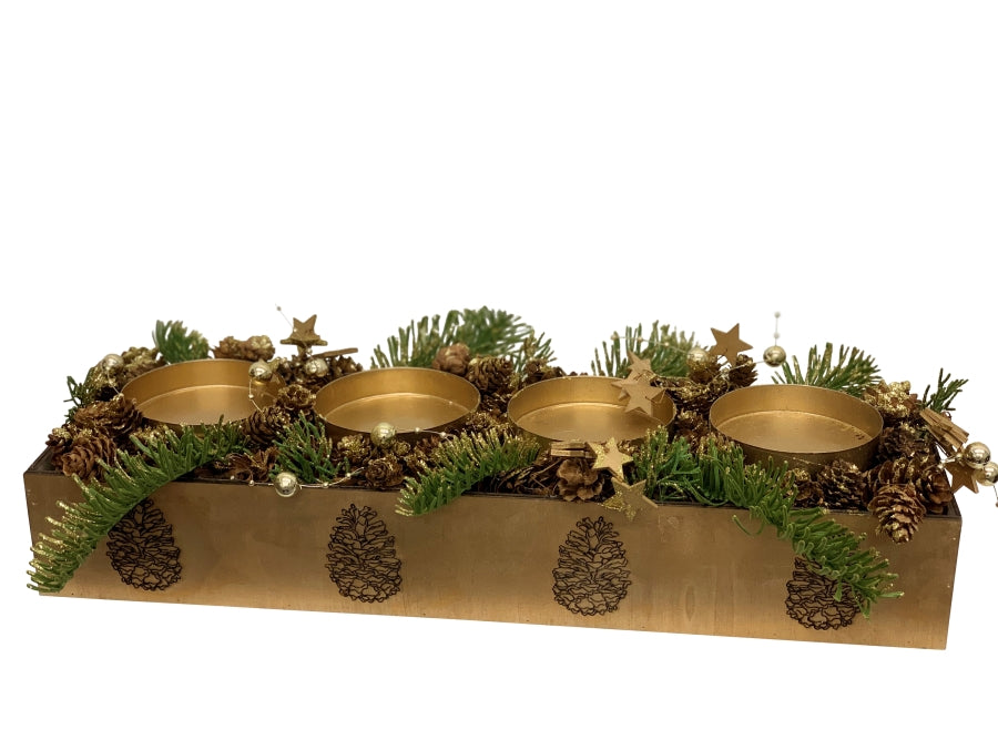 Composizione dell'Avvento in legno
con 4 portacandele
Colore oro
L: 42 cm L: 13 cm A: 9 cm