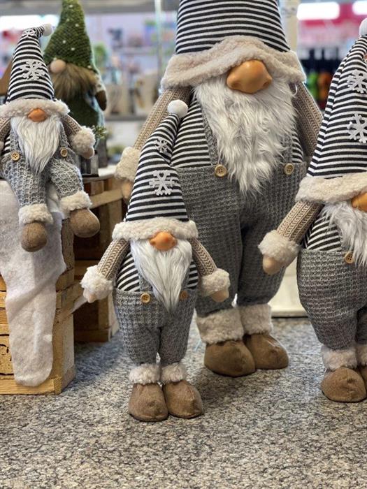 Gnomo decorativo Babbo Natale
in piedi
Colore: bianco blu grigio
L10 cm x L 18 cm x A 43 cm