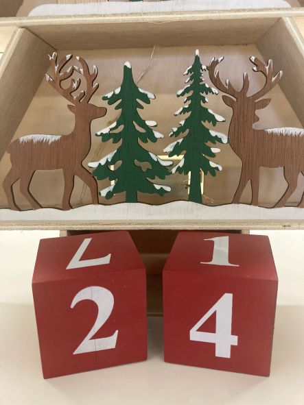 Diorama de sapin de Noël à LED
avec calendrier de l'Avent
et 10 LED