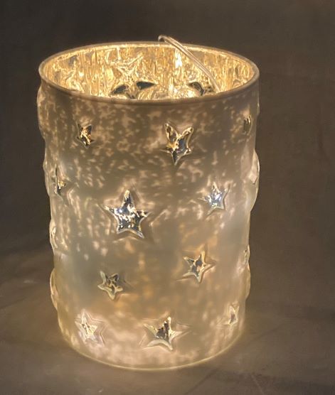 Windlicht aus Glas weiss
mit Sternenmotiv H15cm