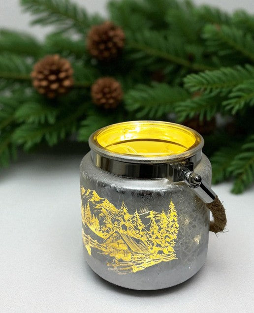 Windlicht aus Glas mit Hanfseil Henkel Bergdorfmotiv silber H10