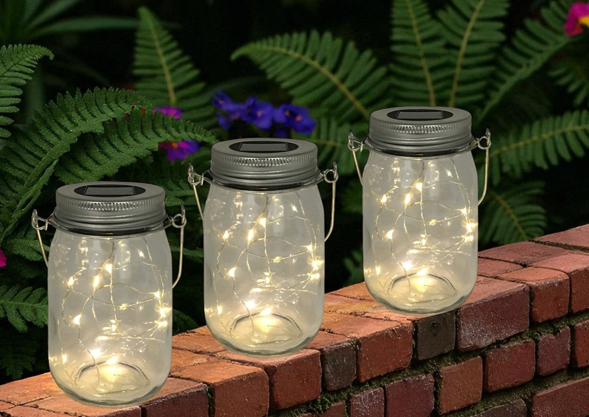 LED Solar Windlicht Klar 
mit Microlight 10LED
Grösse: D:8cm H:14cm