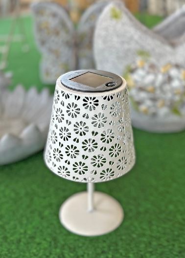 LED Solar Tischleuchte aus Metall in Weiss D13cm x H25cm