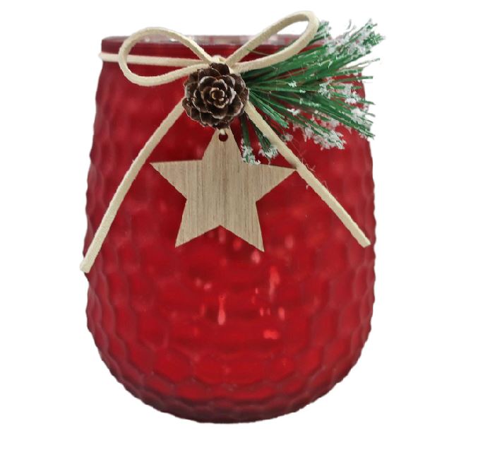 Windlicht Glas rot dekoriert mit Herz Anhänger und Tannzapfen