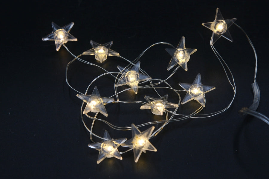 Lucine LED a microfilo
con 50 LED e stelle
L: 490 cm
filo d'argento