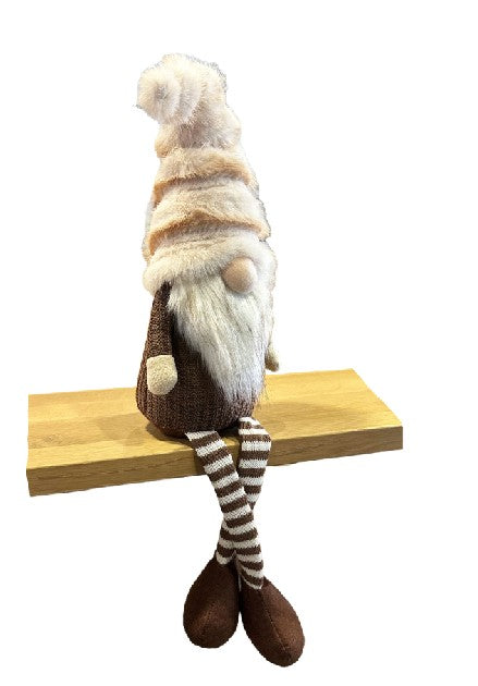 Deko Wichtel Kantenhocker braun weiss mit flauschiger Mütze braun weiss