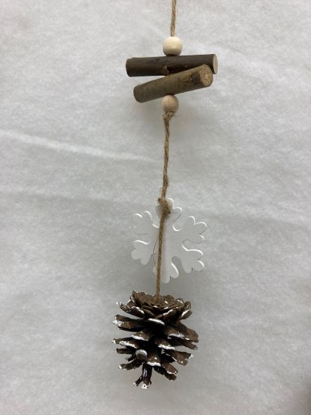 Deko Hänger aus Holz
mit Weihnachtsmotiv Relief
L2cm x B28cm x H63cm