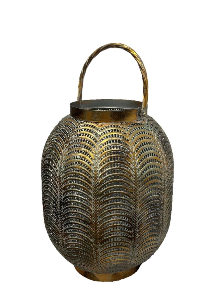 Laterne Metall Antik 
mit Glaseinsatz 
Farbe: antik Gold