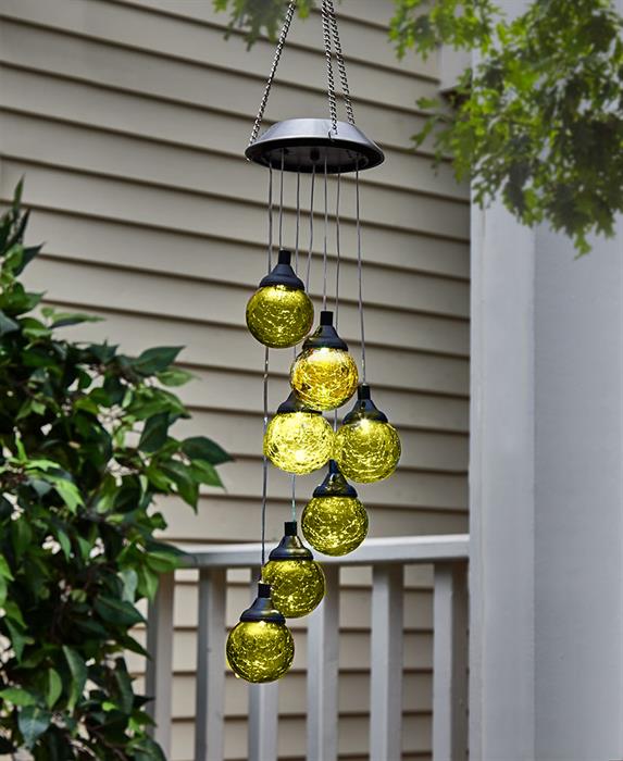 LED Solar Leuchten Windspiel L:75cm
Total 6 LED
Warm weisses Licht