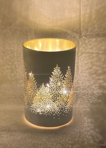 LED Windlicht aus Glas
mit 8 LED
weiss gold mit Baummotiv
D10cm H15cm