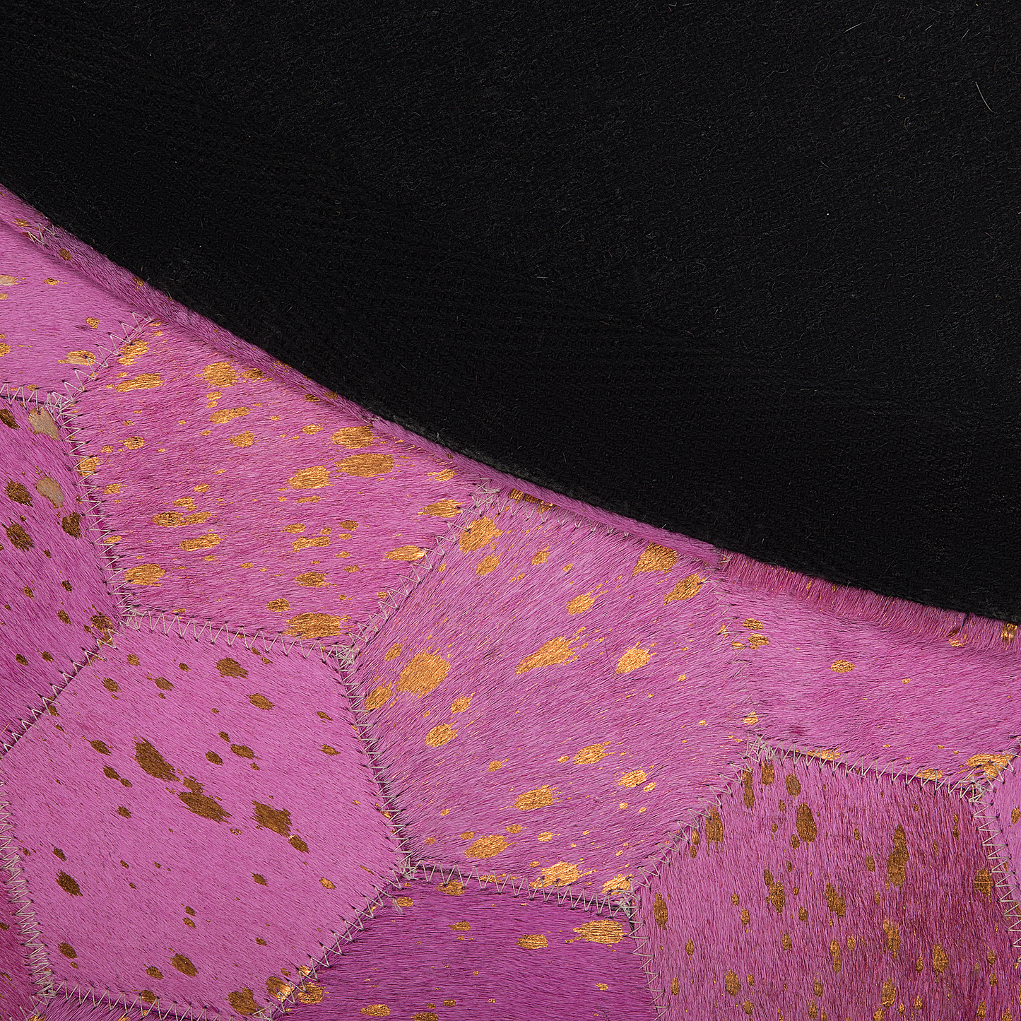 Teppich Kuhfell rosa ⌀ 140 cm Patchwork Kurzflor ZEYTIN
