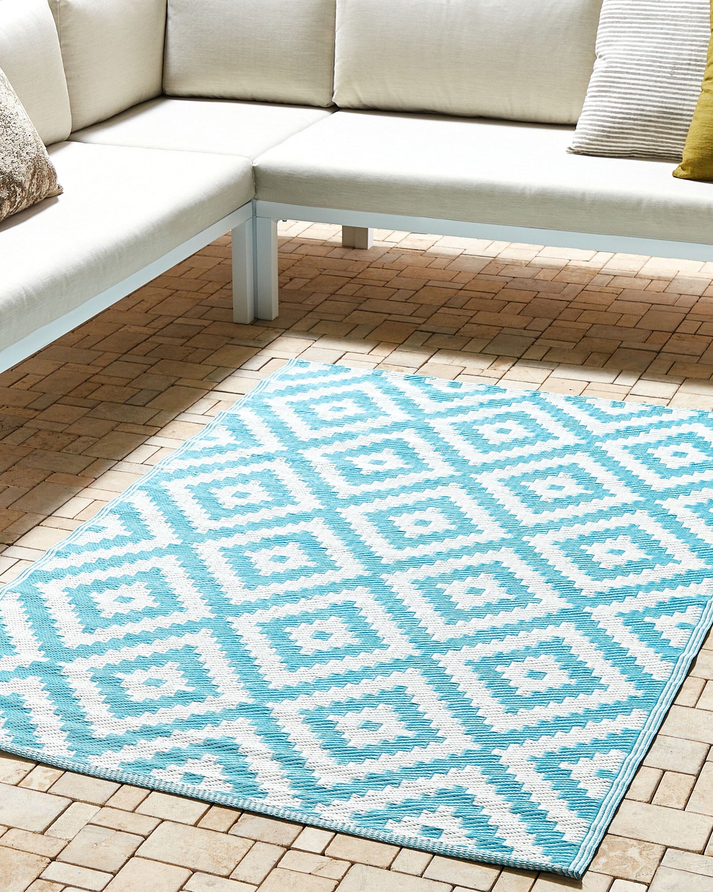 Outdoor Teppich blau 120 x 180 cm geometrisches Muster HAPUR