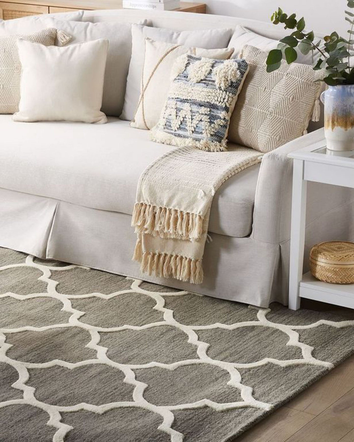 Teppich Wolle grau 140 x 200 cm marokkanisches Muster Kurzflor YALOVA