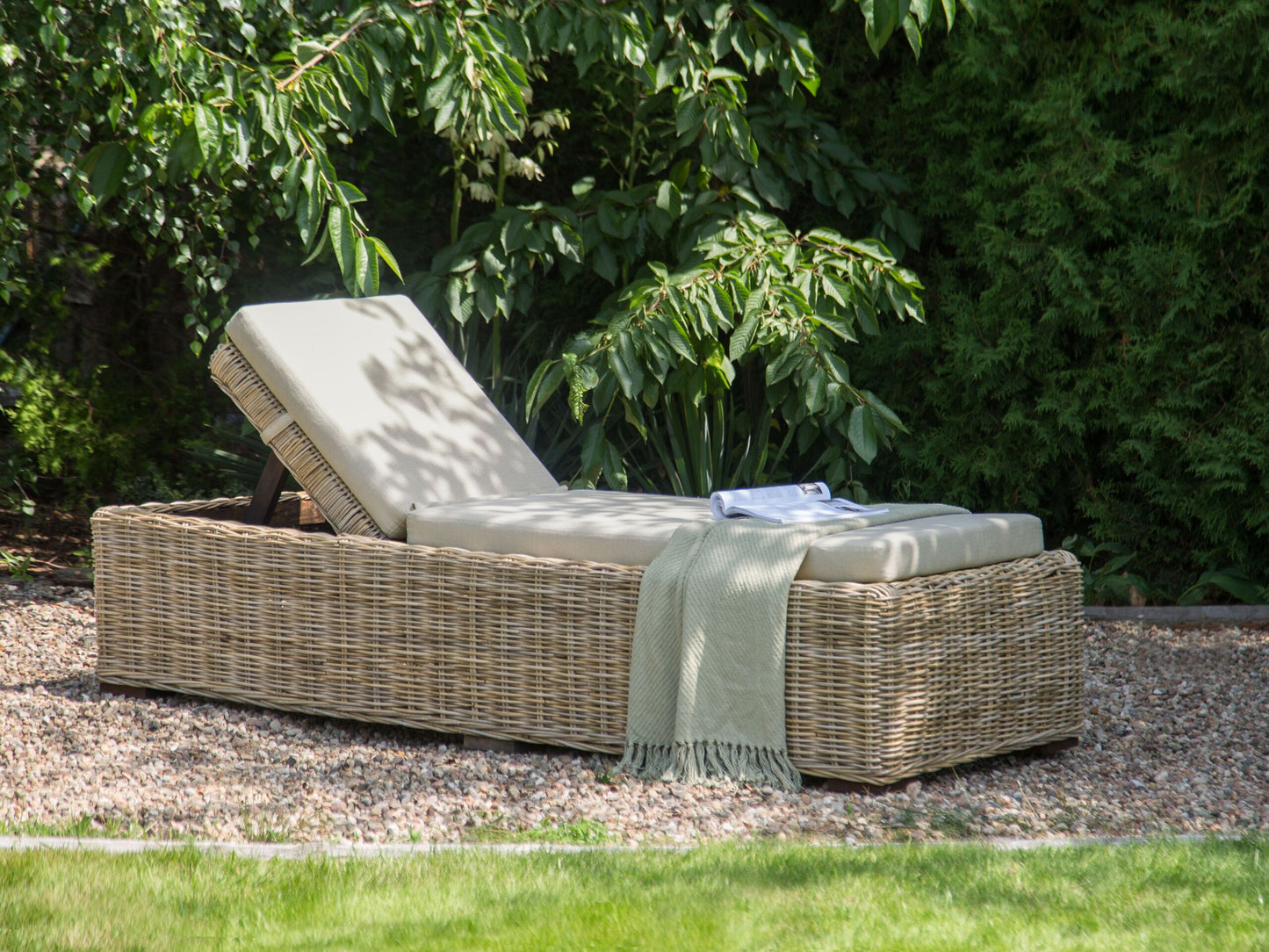 Gartenliege Rattan naturfarben Auflage taupe PALESE