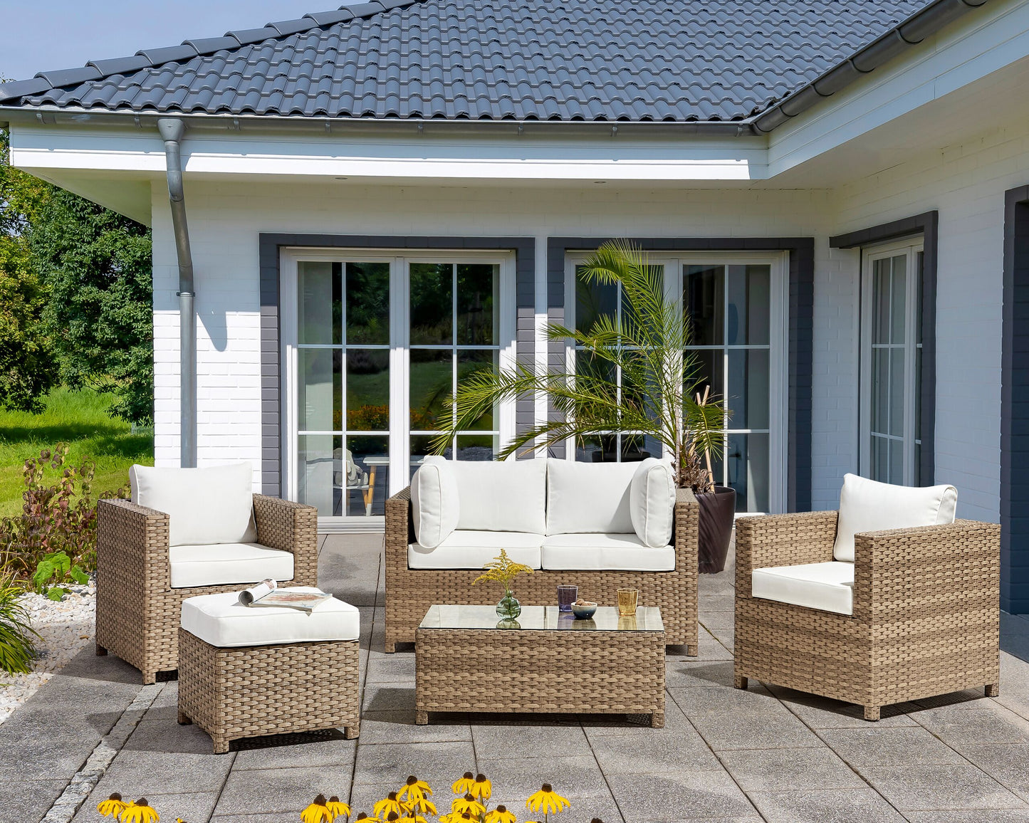 Lounge Set mit Tisch und Ottomane 4-Sitzer MILANO Polyrattan Cremeweiss