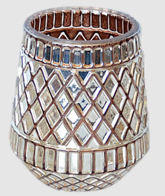 Windlicht aus Glas
Orientalisches Design
Farbe: Kupfer
D:13cm H:15cm