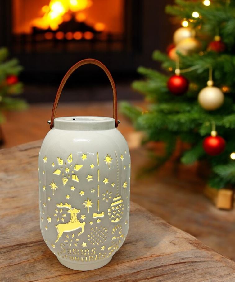 LED Laterne Xmas weiss aus Porzellan mit 4 LED H28cm