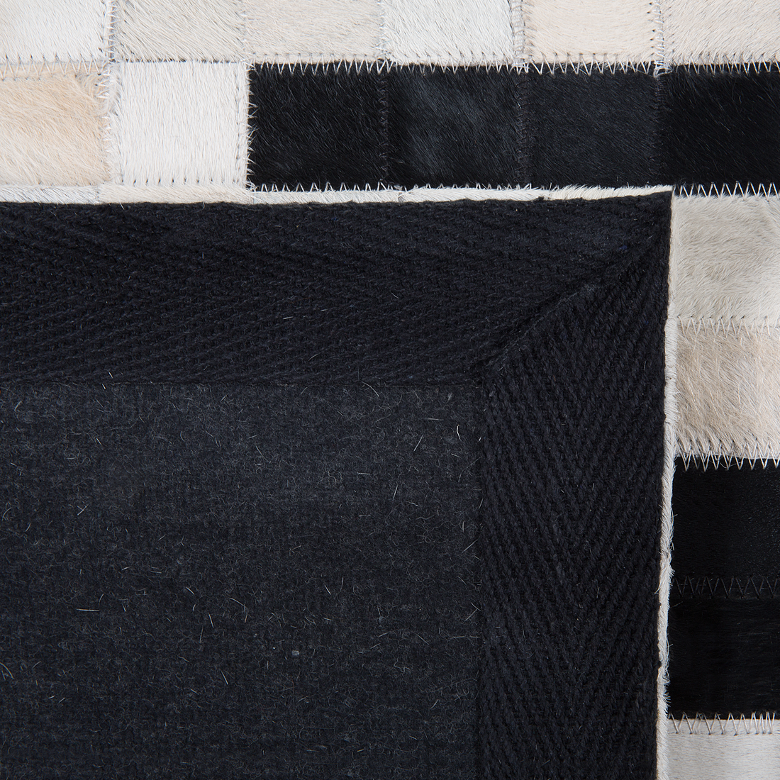 Teppich Leder schwarz / beige 80 x 150 cm Kurzflor BOLU