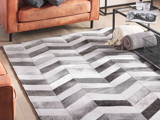 Teppich Kuhfell grau 140 x 200 cm Patchwork Kurzflor AKSAZ