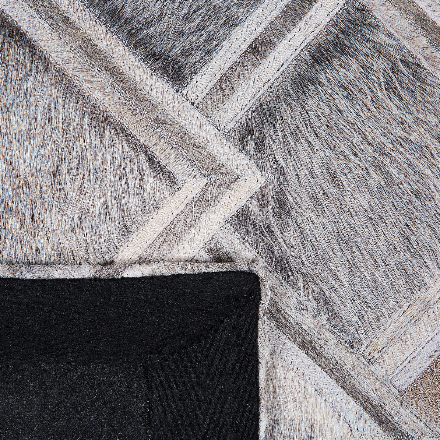 Teppich Kuhfell grau 140 x 200 cm geometrisches Muster Kurzflor AGACLI