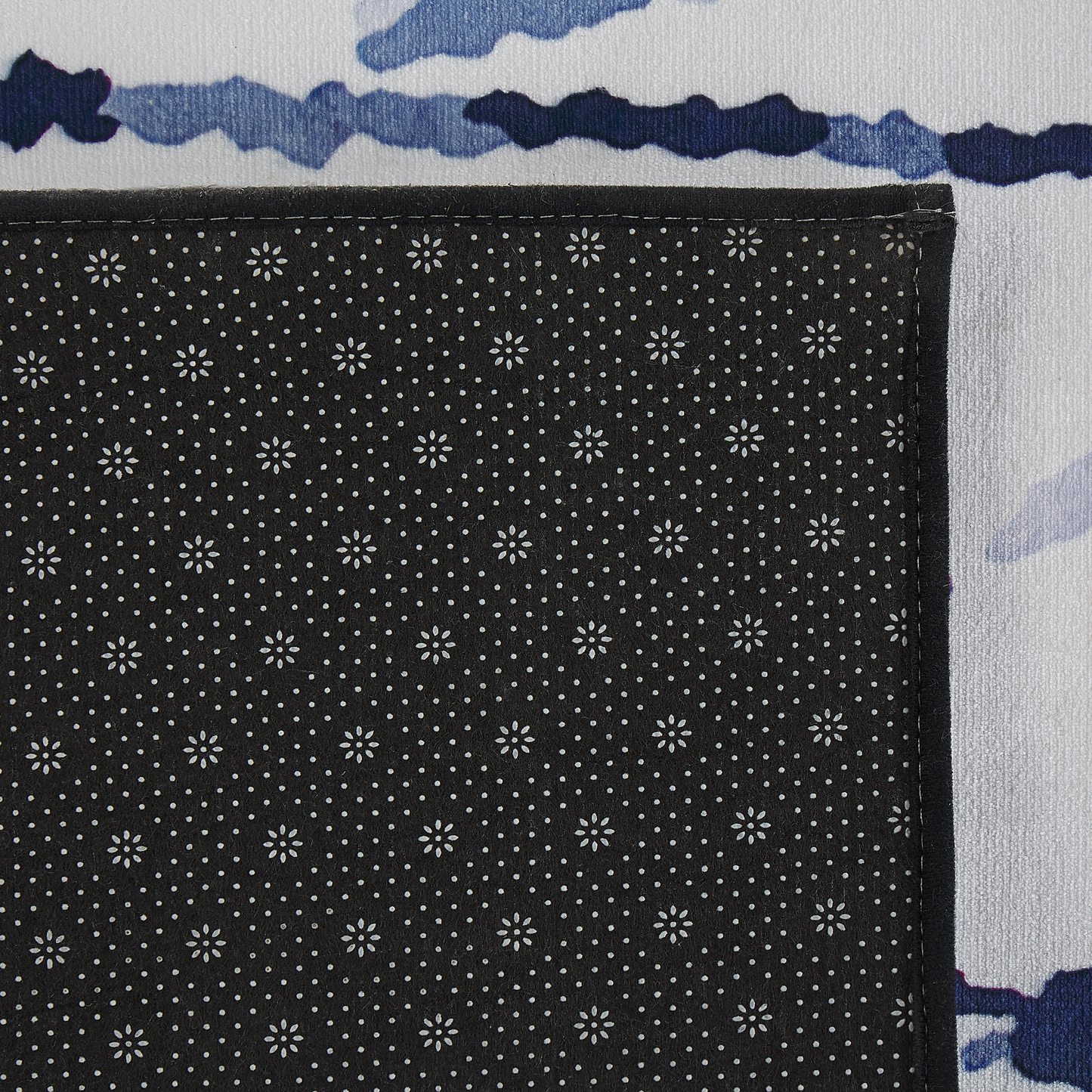 Teppich weiss / blau 160 x 230 cm Kurzflor IZMIT