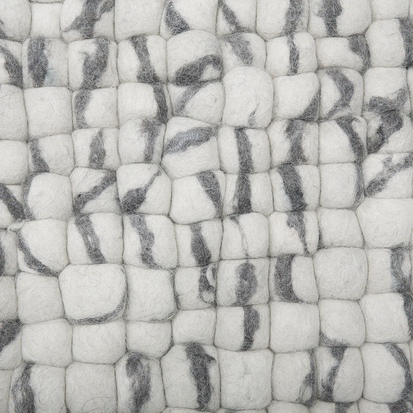 Filzkugelteppich hellgrau 160 x 230 cm AMDO