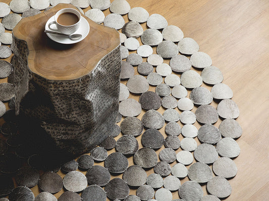 Teppich Kuhfell grau ⌀ 140 cm Patchwork Kurzflor HILVAN