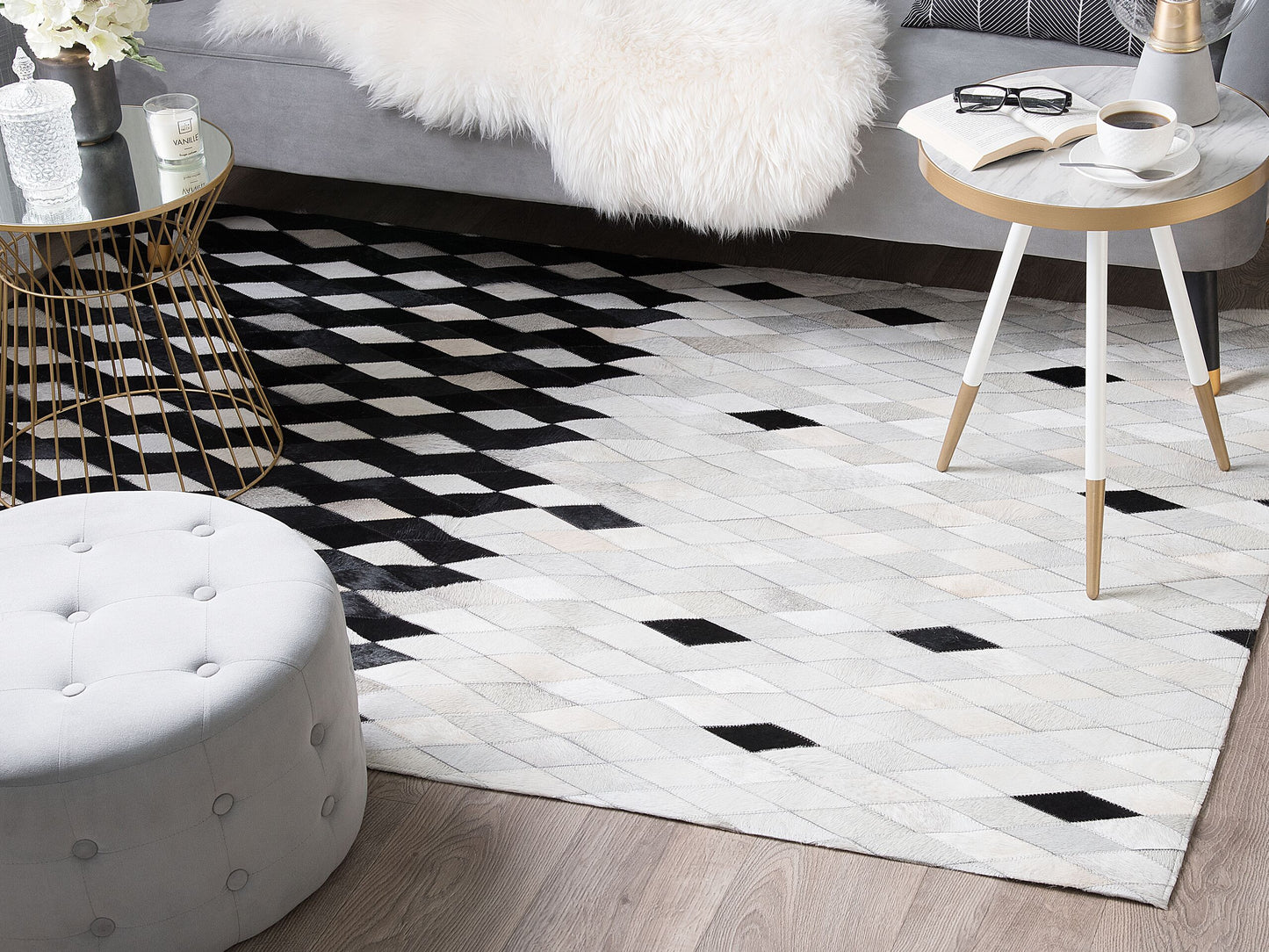 Teppich Kuhfell weiss / schwarz 160 x 230 cm Patchwork Kurzflor MALDAN