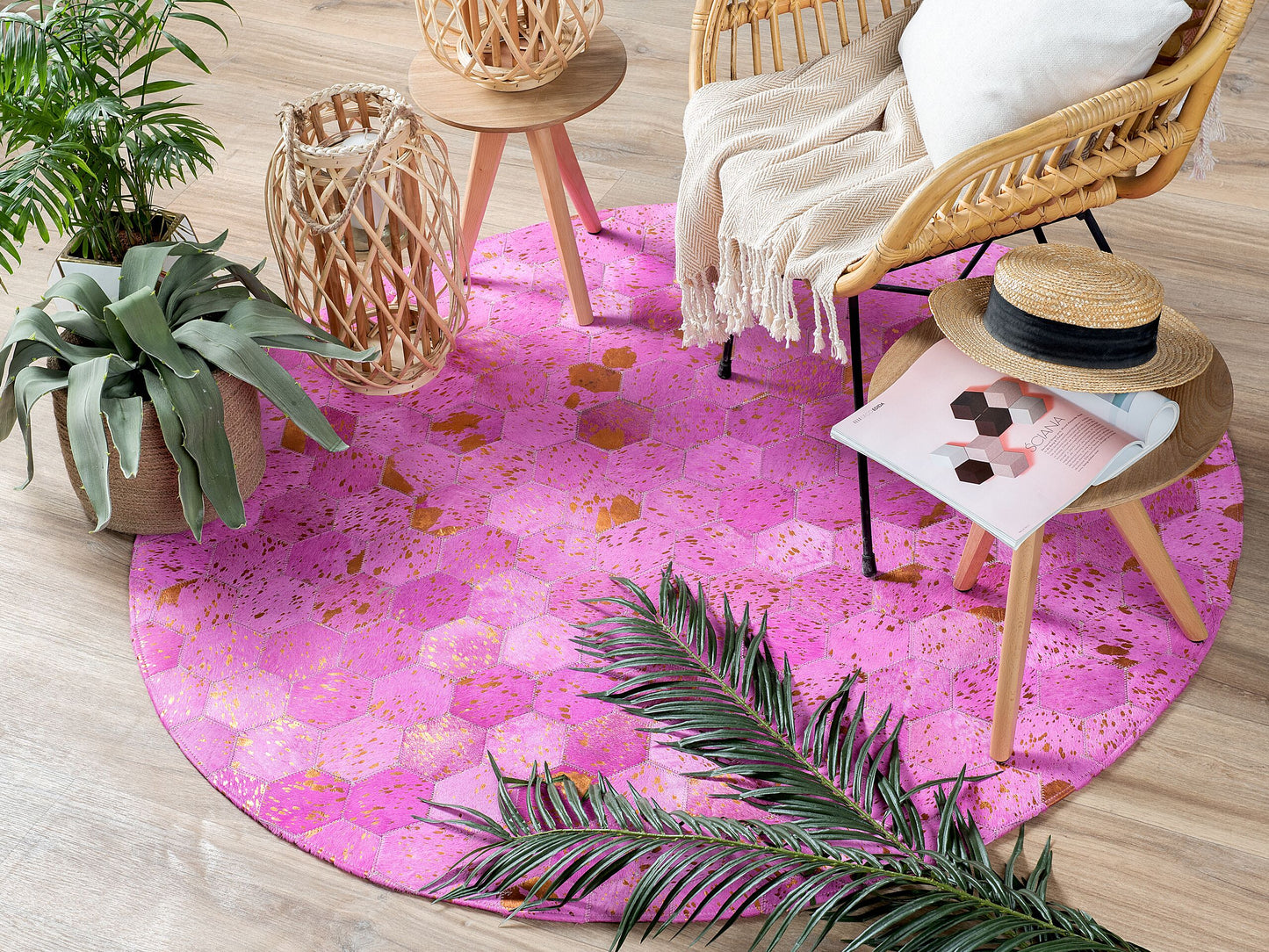 Teppich Kuhfell rosa ⌀ 140 cm Patchwork Kurzflor ZEYTIN
