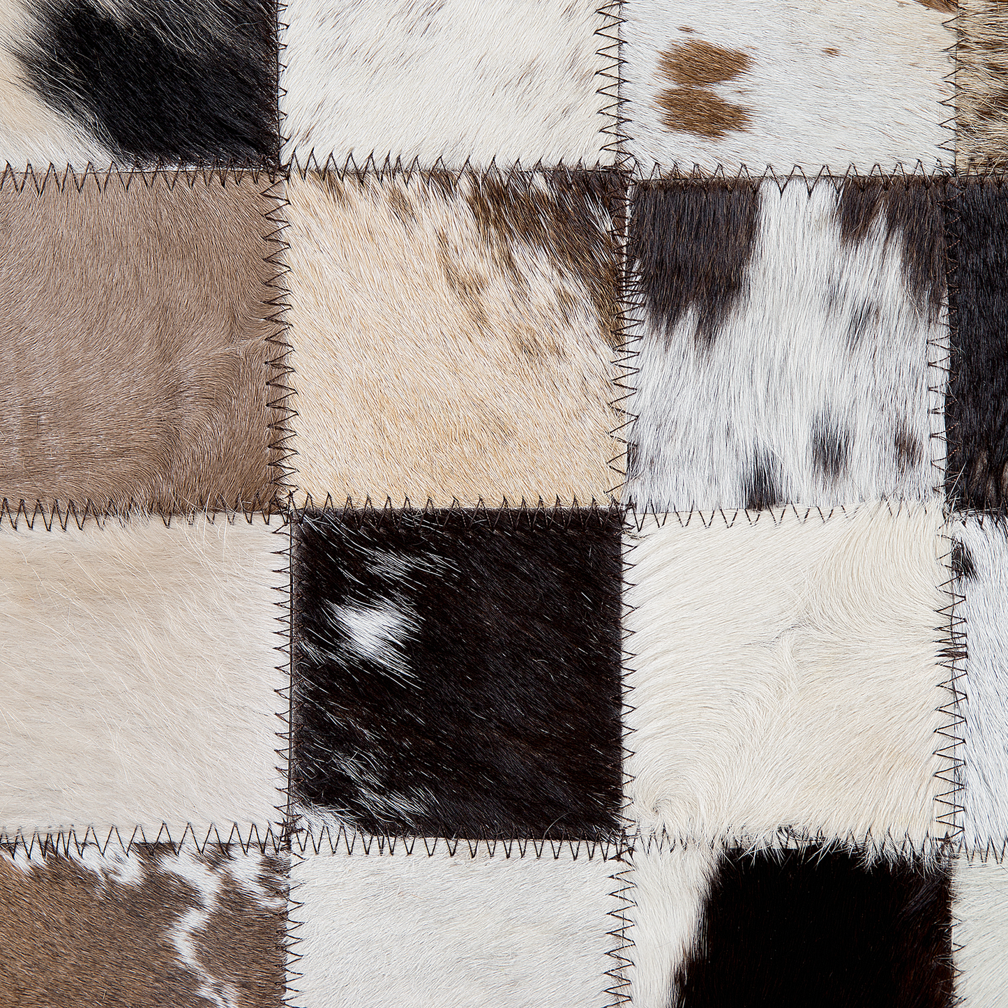 Teppich Kuhfell weiss-beige 140 x 200 cm Patchwork Kurzflor CERLI
