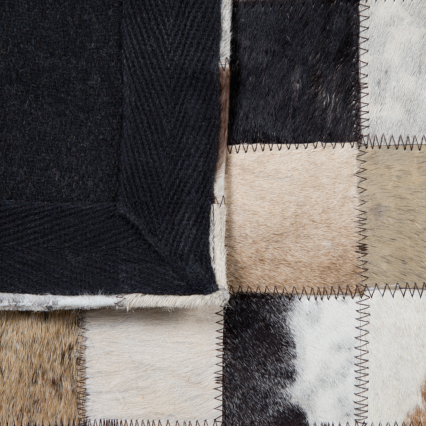 Teppich Kuhfell weiss-beige 160 x 230 cm Patchwork Kurzflor CERLI