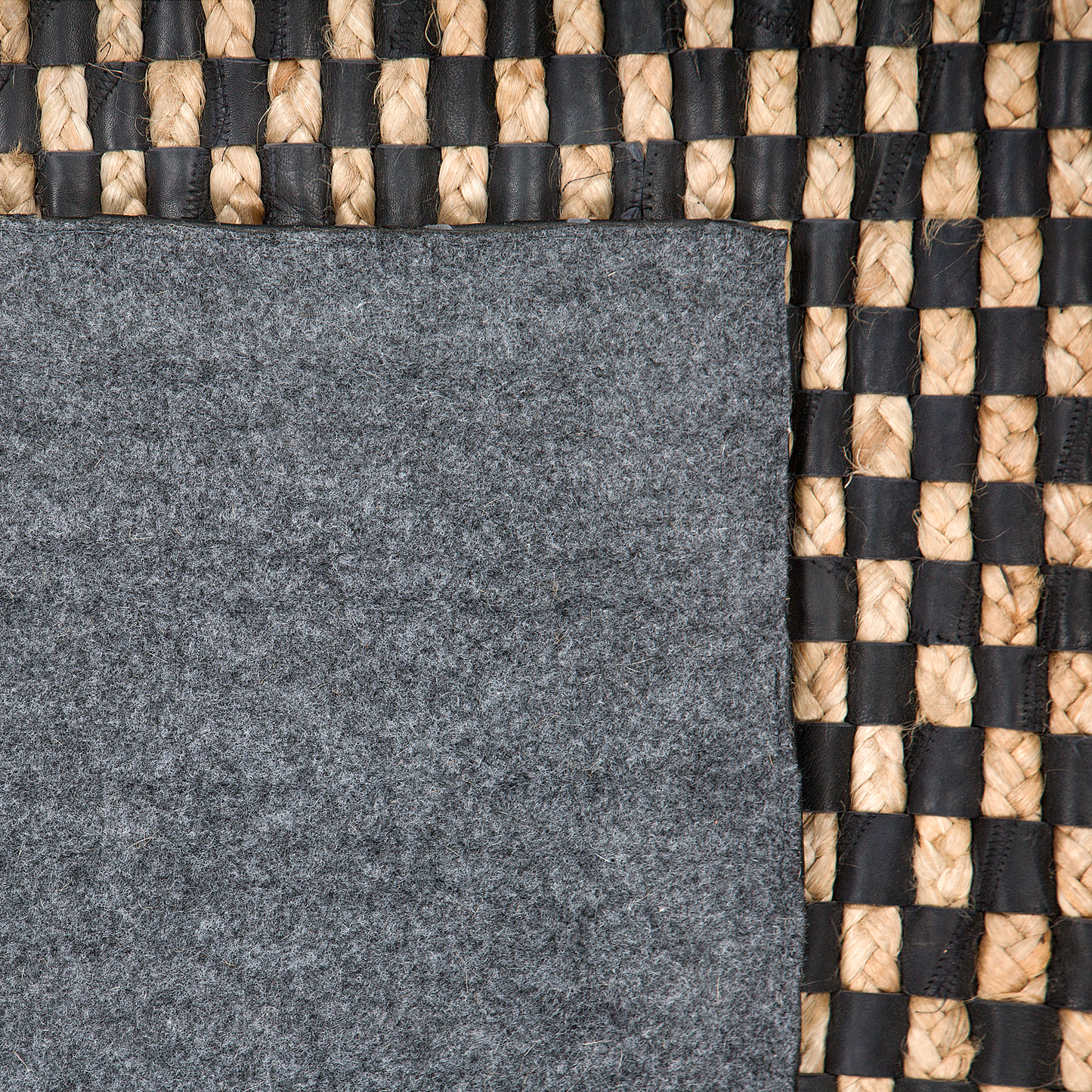Teppich Leder schwarz / beige 140 x 200 cm kariertes Muster Kurzflor GERCE II