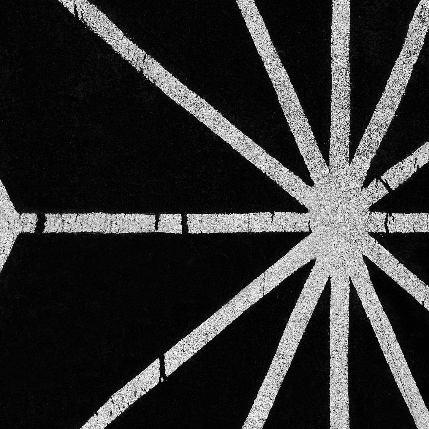Teppich schwarz / silber 80 x 150 cm geometrisches Muster Kurzflor SIBEL