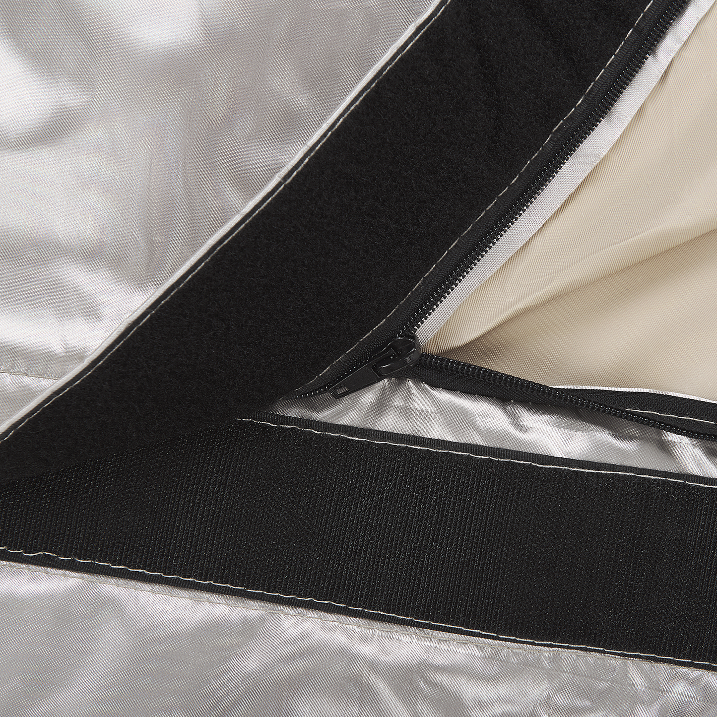 Sitzsack mit Innensack für In- und Outdoor 140 x 180 cm silber hell FUZZY