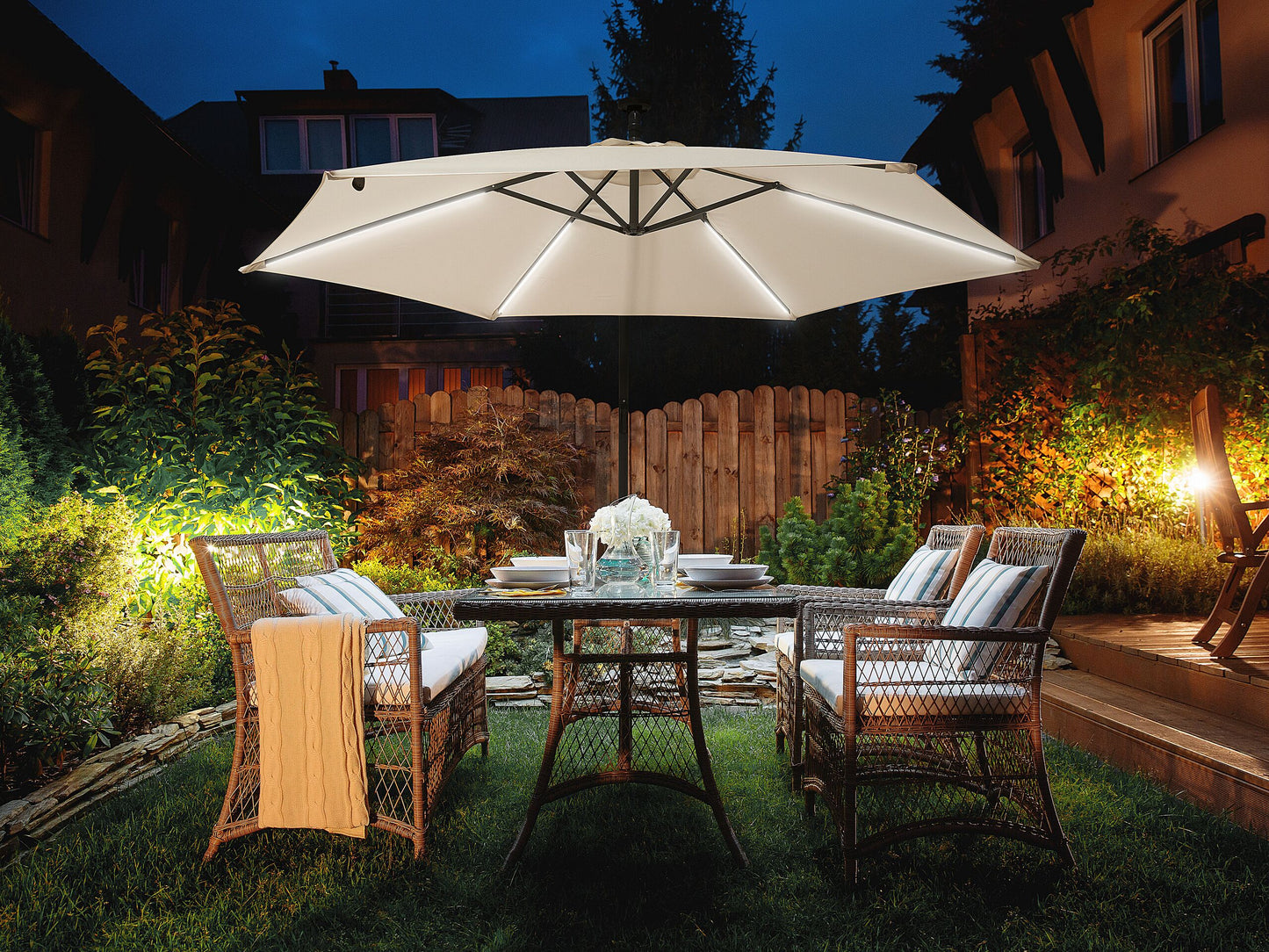 Sonnenschirm LED Solar Beleuchtung ⌀ 285 cm beige CORVAL