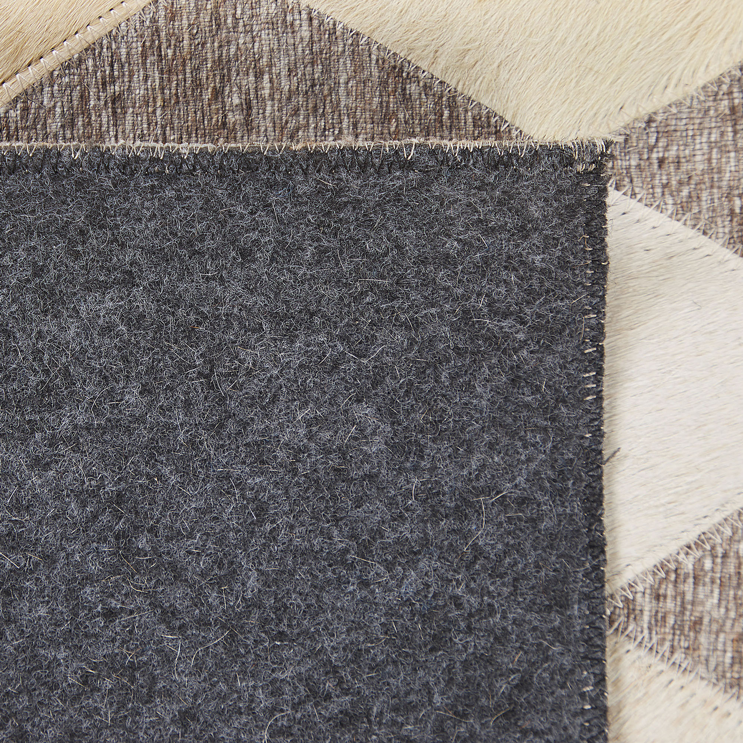 Teppich Kuhfell beige / braun 140 x 200 cm Patchwork Kurzflor SESLICE